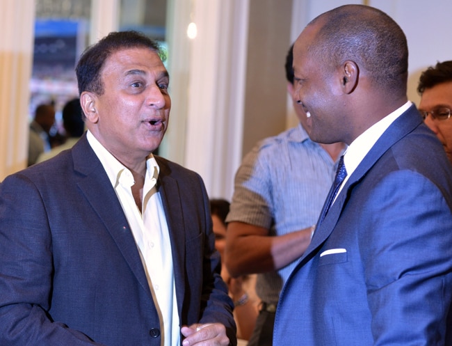 सचिन को सारे दिग्गजों का सलाम | सचिन के शतकों की कहानी