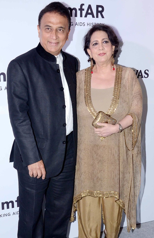 एड्स रिसर्च प्रोग्राम के लिए फंड रेजिंग कार्यक्रम में पहुंचे सितारे