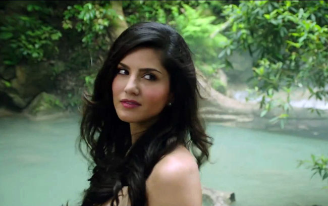 'जैकपॉट' में सनी लियोन का 'सुपर-हॉट' अवतार | स्पेशल सनी