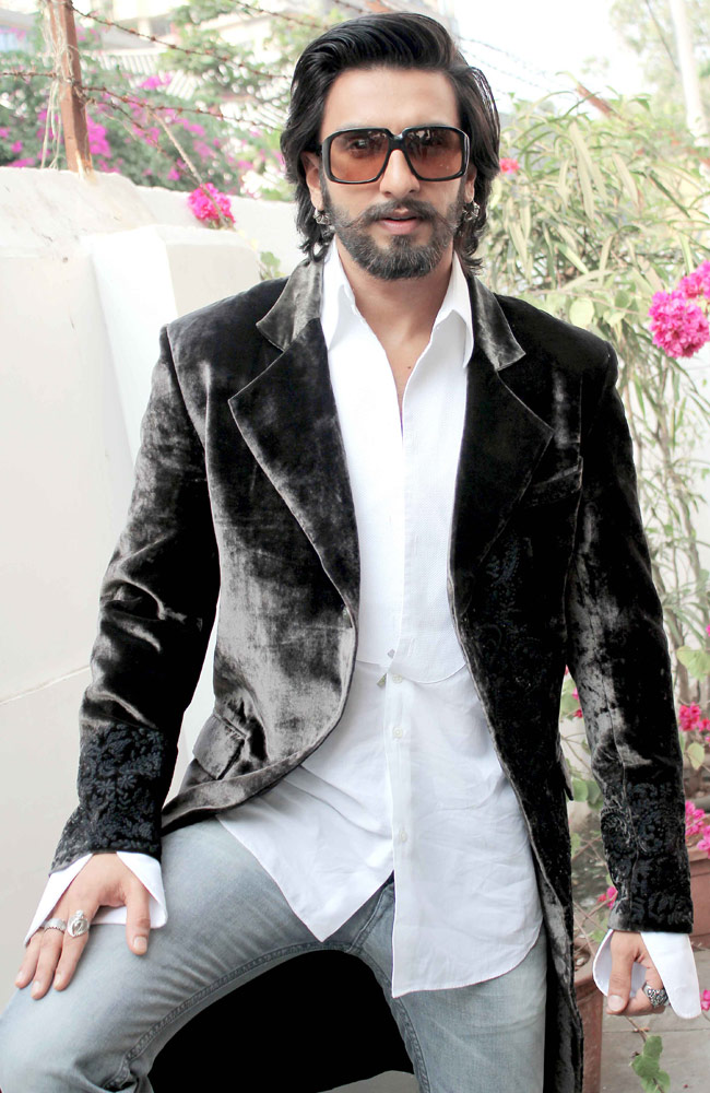 रणवीर सिंह अकेले कर रहे हैं 'राम लीला' का प्रमोशन