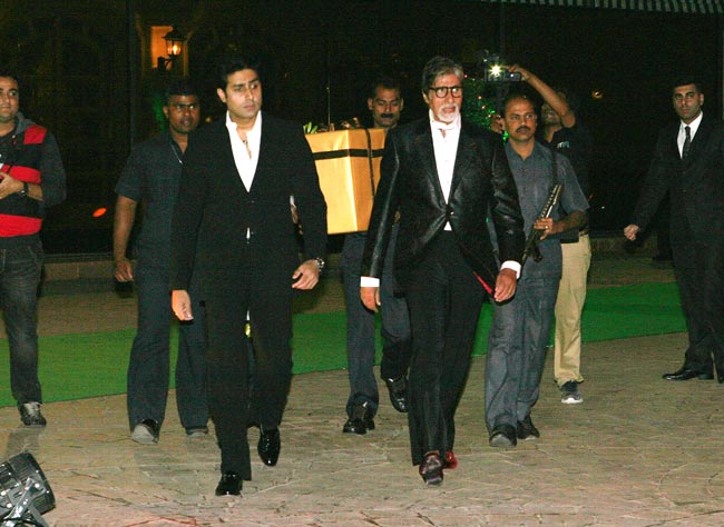 विशेष भट्ट की शादी की रिसेप्शन पर पहुंचे बॉलीवुड सितारें