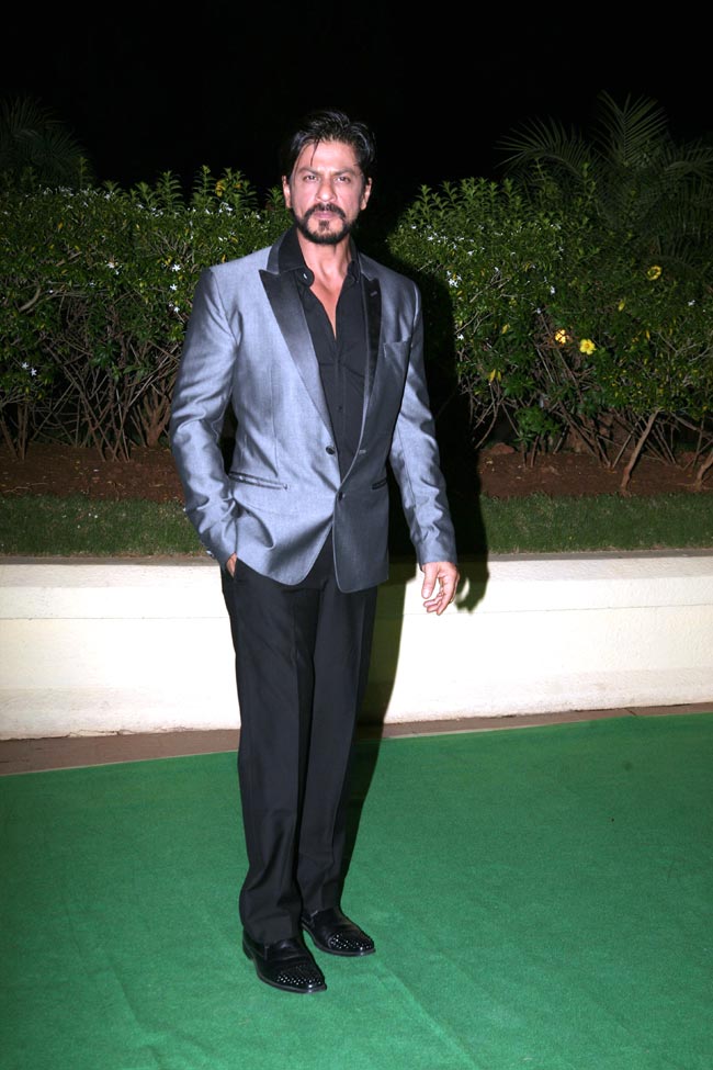 विशेष भट्ट की शादी की रिसेप्शन पर पहुंचे बॉलीवुड सितारें