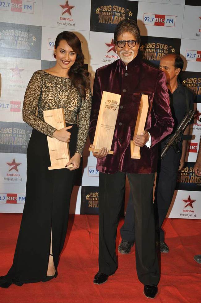 बिग स्‍टार इंटरटेनमेंट अवॉर्ड्स में बॉलीवुड सितारों का जमावड़ा
