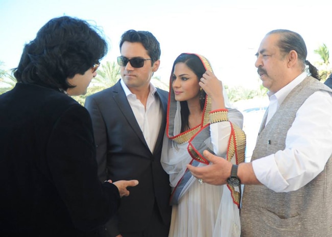 वीना मलिक ने रचाई शादी, देखिए Reception की तस्‍वीरें...