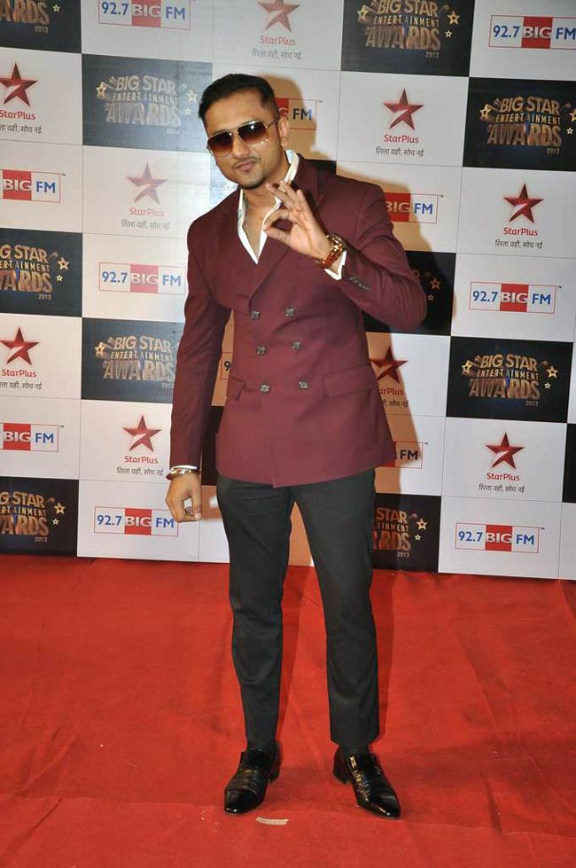 बिग स्‍टार इंटरटेनमेंट अवॉर्ड्स में बॉलीवुड सितारों का जमावड़ा
