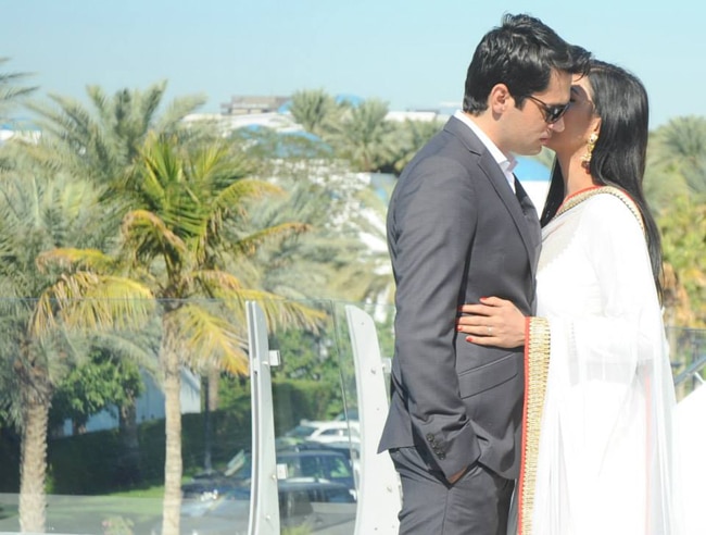 वीना मलिक ने रचाई शादी, देखिए Reception की तस्‍वीरें...