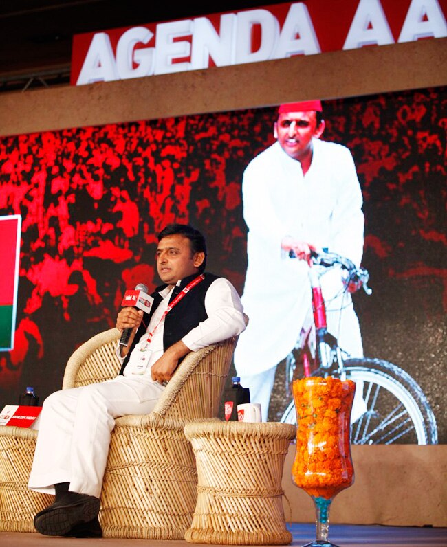 ...जब अखिलेश यादव ने मायावती को कहा बुआ