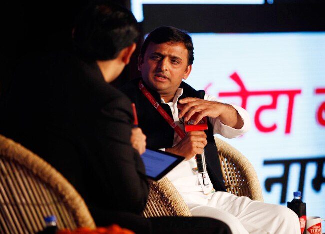 ...जब अखिलेश यादव ने मायावती को कहा बुआ