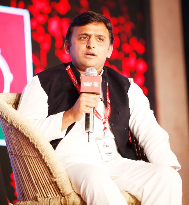 ...जब अखिलेश यादव ने मायावती को कहा बुआ