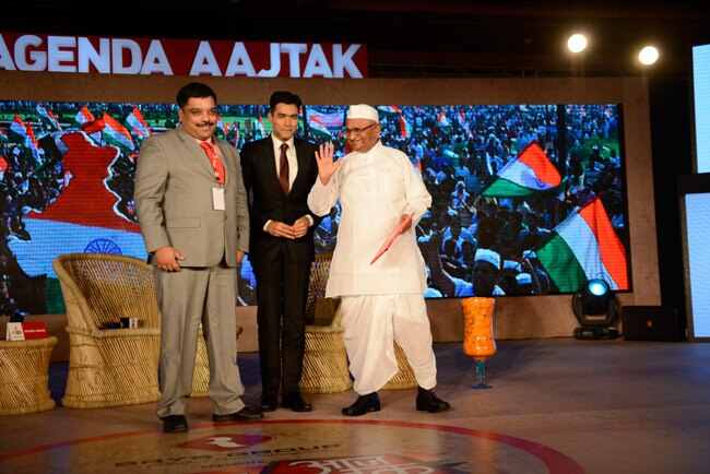 सत्ता से पैसा...पैसा से सत्ता, ये कैसी राजनीतिः अन्ना