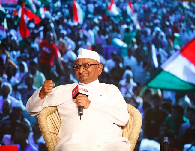 सत्ता से पैसा...पैसा से सत्ता, ये कैसी राजनीतिः अन्ना