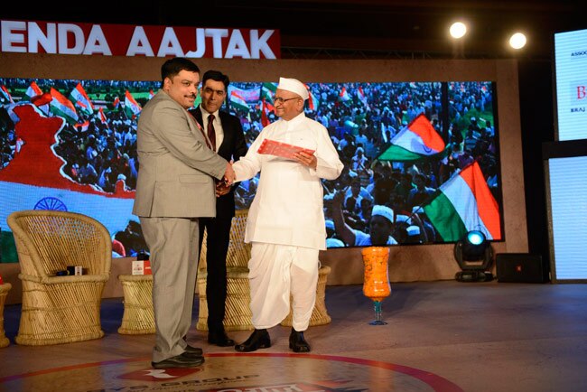 सत्ता से पैसा...पैसा से सत्ता, ये कैसी राजनीतिः अन्ना