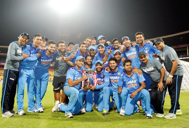 2013 टीम इंडिया के लिए उपलब्धियों भरा साल, सचिन ने क्रिकेट को कहा- 'Goodbye'