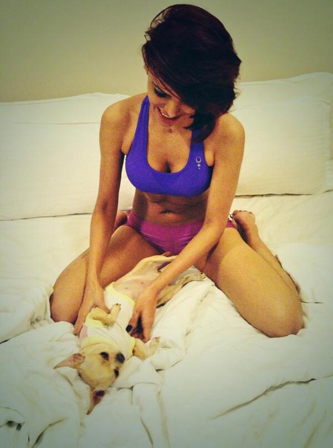 शर्लिन चोपड़ा का फैन्‍स के लिए सेक्‍सी POUT