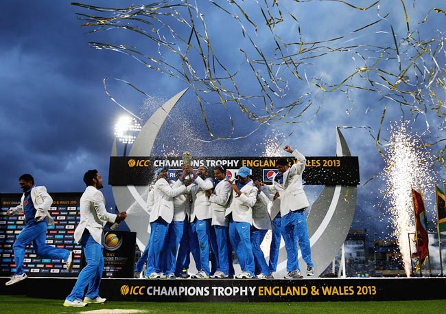 2013 टीम इंडिया के लिए उपलब्धियों भरा साल, सचिन ने क्रिकेट को कहा- 'Goodbye'