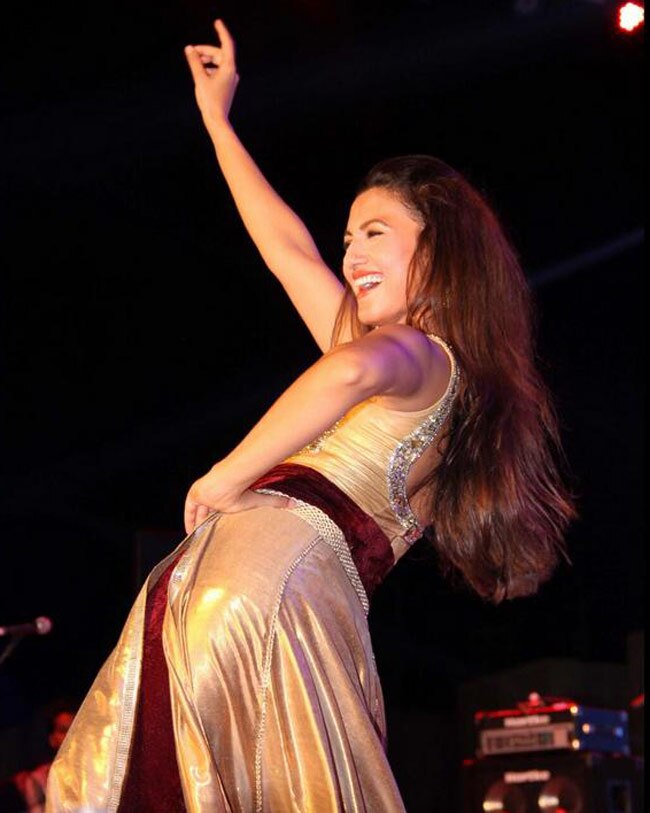 गौहर खान ने जीती Bigg Boss 7 की ट्रॉफी...