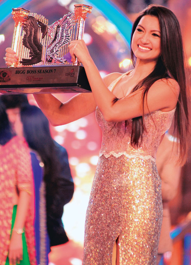 गौहर खान ने जीती Bigg Boss 7 की ट्रॉफी...