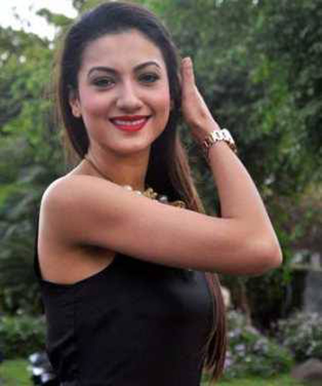 गौहर खान ने जीती Bigg Boss 7 की ट्रॉफी...