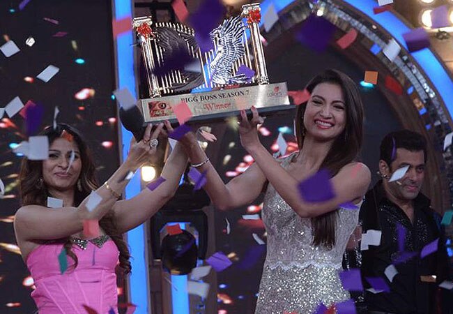 गौहर खान ने जीती Bigg Boss 7 की ट्रॉफी...