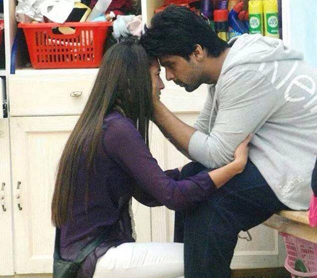 गौहर खान ने जीती Bigg Boss 7 की ट्रॉफी...