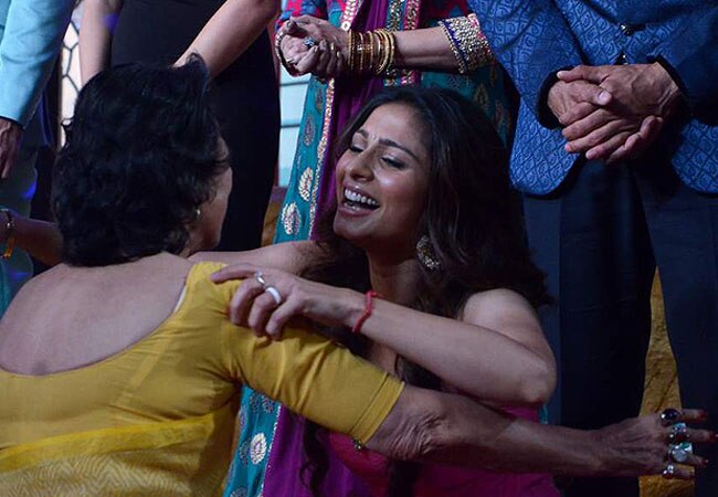 गौहर खान ने जीती Bigg Boss 7 की ट्रॉफी...