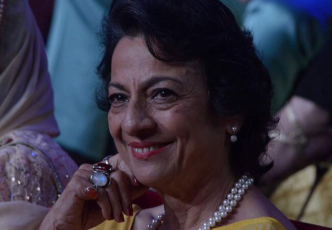 गौहर खान ने जीती Bigg Boss 7 की ट्रॉफी...