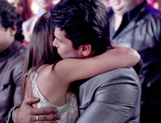 'विनर' गौहर खान को मिला कुशाल से 'Kiss' और 'Hug'