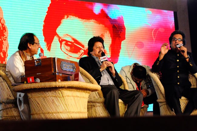 'इश्क के इजहार के लिए आज भी आती है गजल की याद'