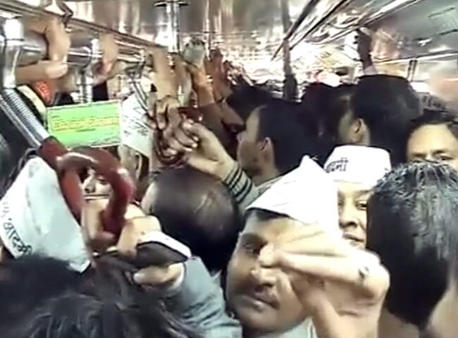 अरविंद केजरीवाल ने ली मुख्यमंत्री पद की शपथ