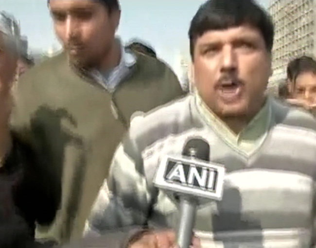 अरविंद केजरीवाल ने ली मुख्यमंत्री पद की शपथ