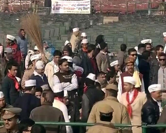 अरविंद केजरीवाल ने ली मुख्यमंत्री पद की शपथ