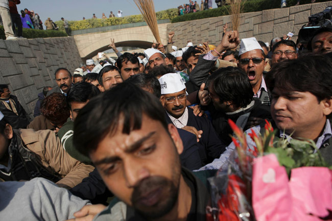 अरविंद केजरीवाल ने ली मुख्यमंत्री पद की शपथ