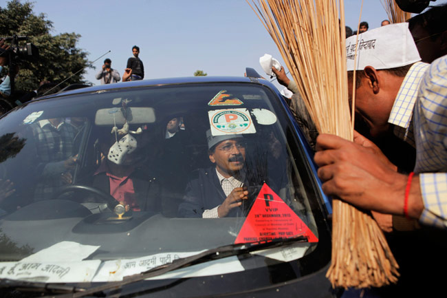 अरविंद केजरीवाल ने ली मुख्यमंत्री पद की शपथ