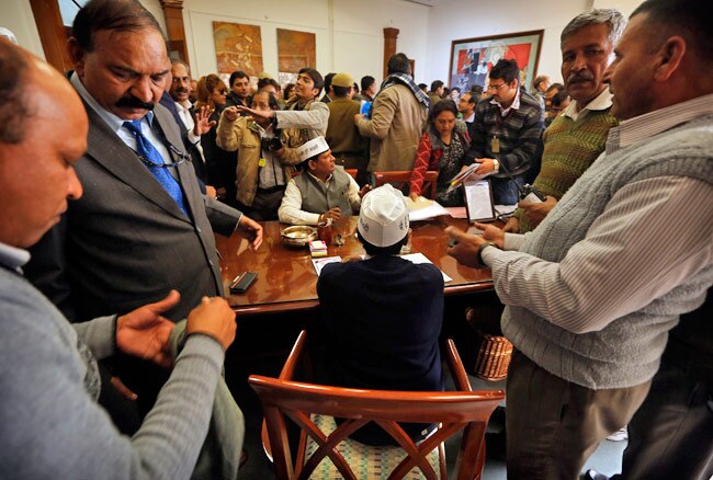 अरविंद केजरीवाल ने ली मुख्यमंत्री पद की शपथ