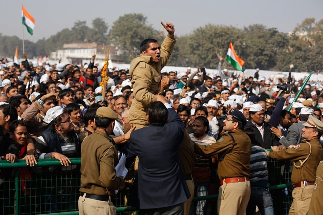 अरविंद केजरीवाल ने ली मुख्यमंत्री पद की शपथ