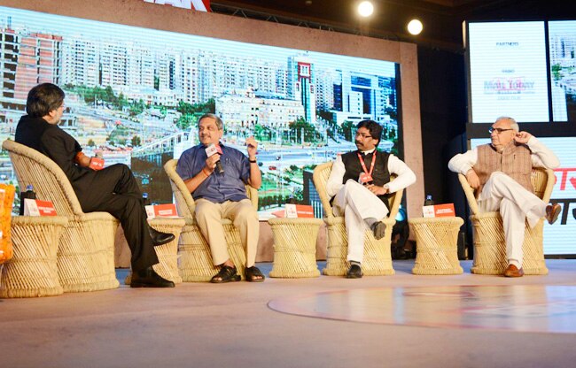 विकास पर तीन मुख्यमंत्रियों की अलग-अलग नीति