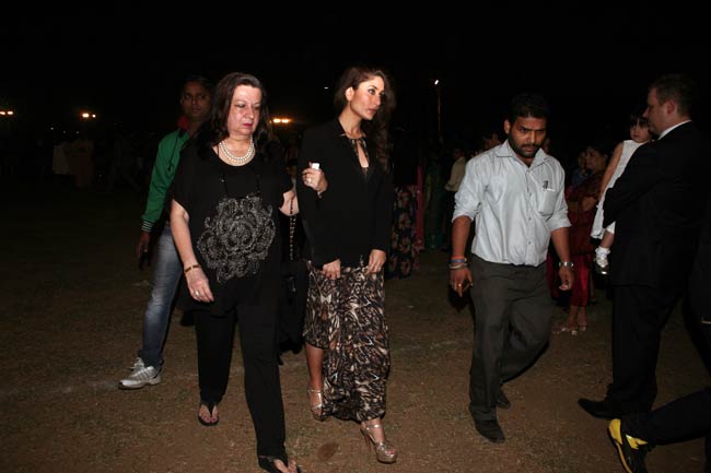 कपूर परिवार की राजकुमारियों ने कुछ यूं मनाया क्रिसमस