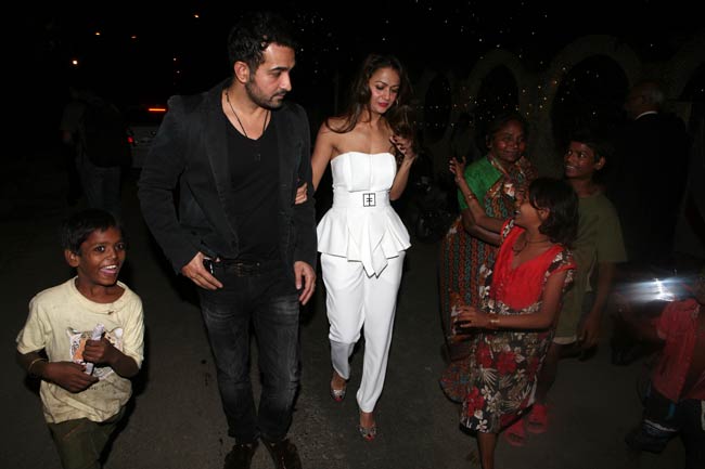 कपूर परिवार की राजकुमारियों ने कुछ यूं मनाया क्रिसमस