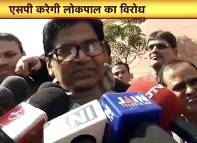 12 दिसंबर 2013: तस्वीरों में दिन भर की खबरें
