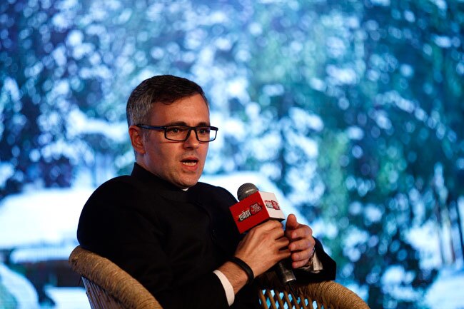 बंदूक चलाने वाले कश्‍मीर के दुश्‍मन: उमर अब्‍दुल्‍ला