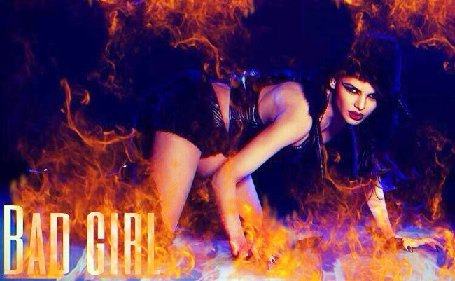 शर्लिन चोपड़ा का फैन्‍स के लिए सेक्‍सी POUT