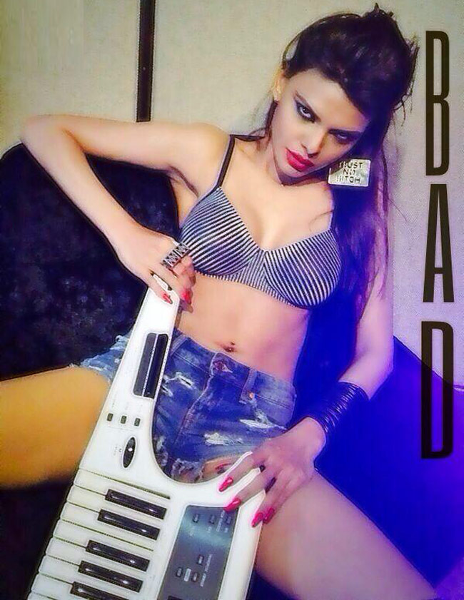 शर्लिन चोपड़ा का फैन्‍स के लिए सेक्‍सी POUT