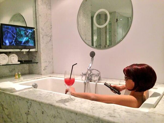 शर्लिन चोपड़ा का फैन्‍स के लिए सेक्‍सी POUT