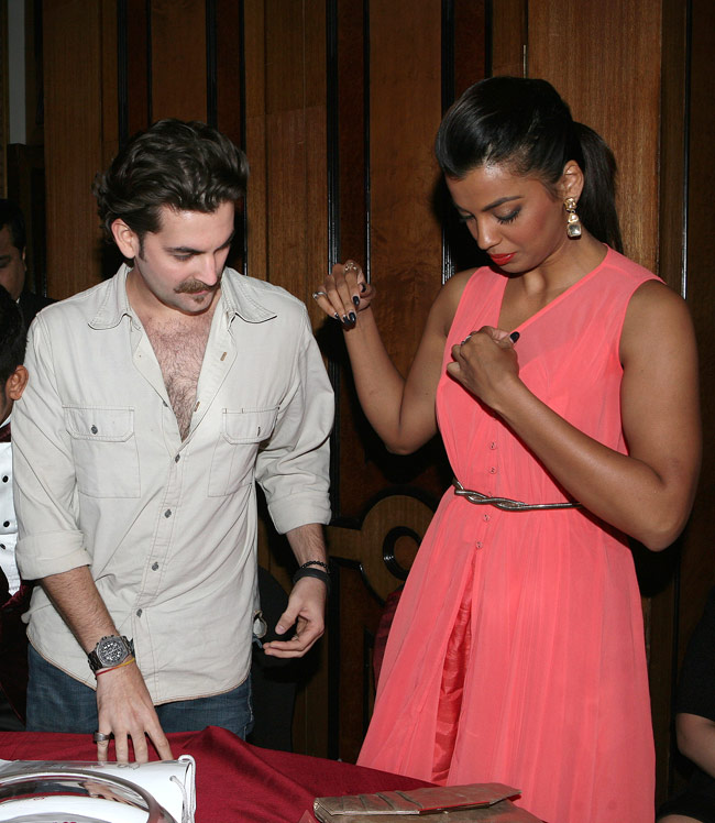 शिवा के सैलून में बॉलीवुड, दिखे गजब के हेयरस्टाइल