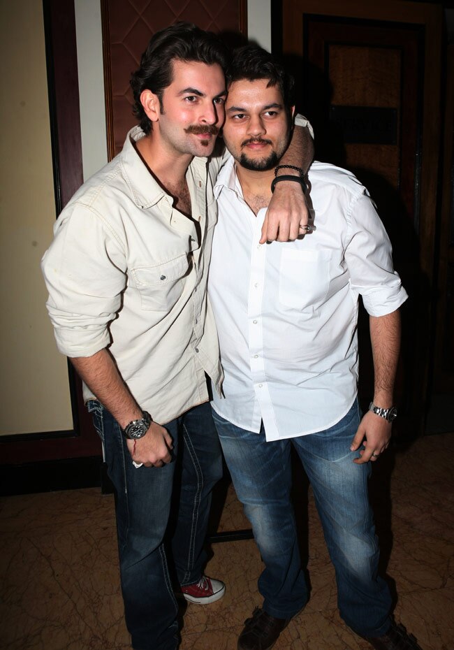 शिवा के सैलून में बॉलीवुड, दिखे गजब के हेयरस्टाइल