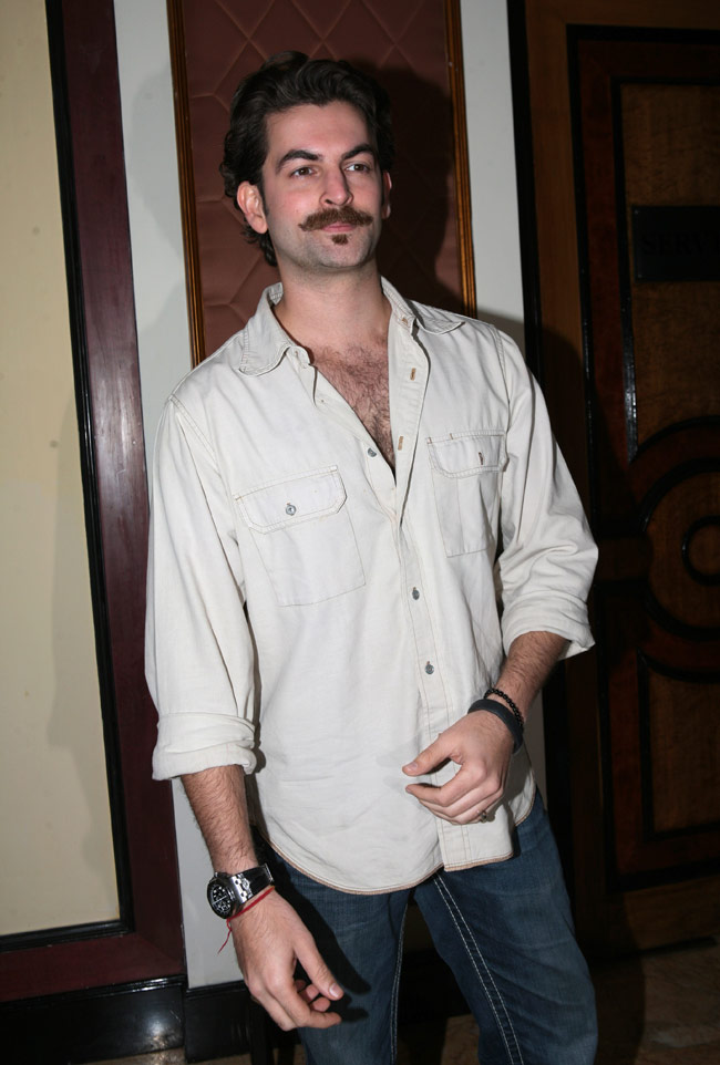 शिवा के सैलून में बॉलीवुड, दिखे गजब के हेयरस्टाइल