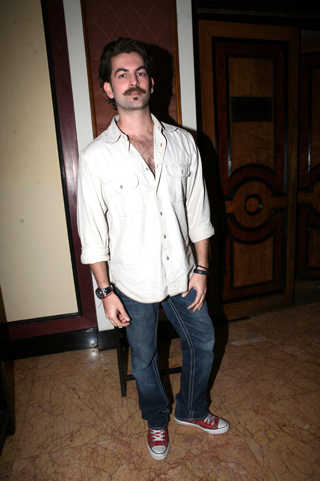 शिवा के सैलून में बॉलीवुड, दिखे गजब के हेयरस्टाइल