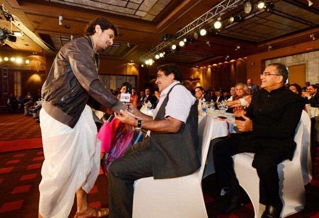 सोनू निगम बोले, 'कलाकार सिर्फ परिश्रम करें, फैन तो हैं मायाजाल'