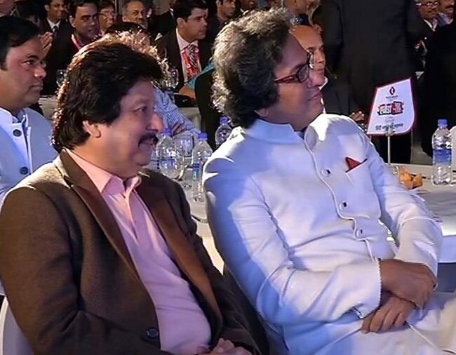 सोनू निगम बोले, 'कलाकार सिर्फ परिश्रम करें, फैन तो हैं मायाजाल'