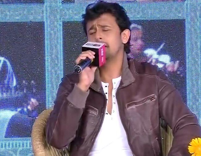 सोनू निगम बोले, 'कलाकार सिर्फ परिश्रम करें, फैन तो हैं मायाजाल'